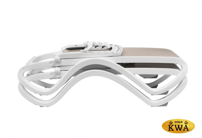 Шезлонг-лежак пластиковый