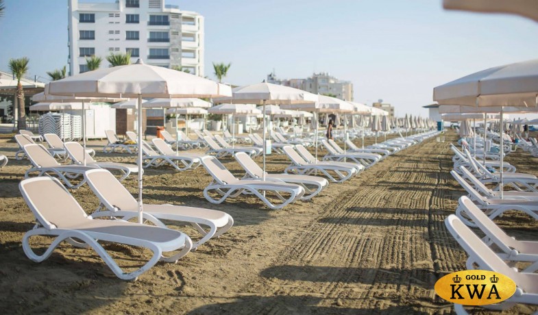 Шезлонг-лежак пластиковый