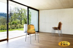 Стул прозрачный