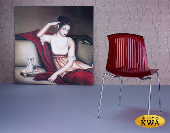 Стул прозрачный