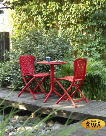 Стол пластиковый обеденный