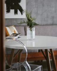 Стул прозрачный