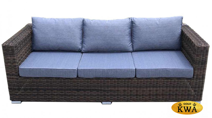 Плетеный диван KARL 3-местный с серыми подушками