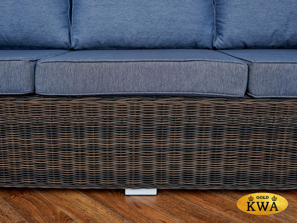 Плетеный диван KARL 3-местный с серыми подушками