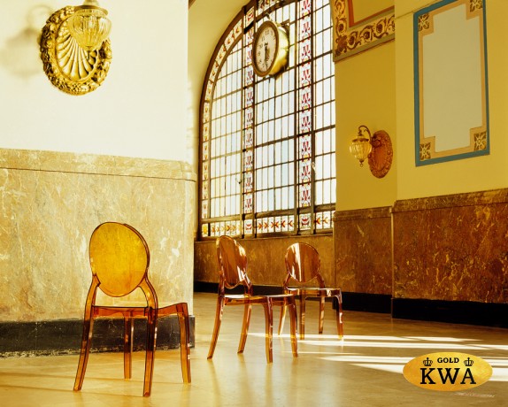 Стул прозрачный