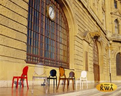 Стул прозрачный