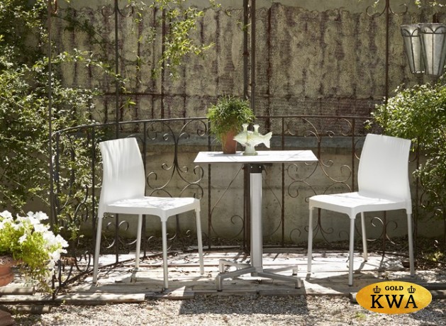 Стул пластиковый