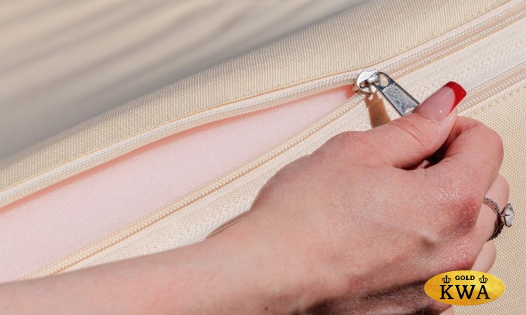 Пластиковый шезлонг MARK антрацит (с матрасом)