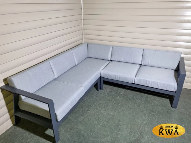 Угловой диван из алюминия Graphite