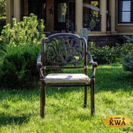 Обеденное кресло из литого алюминия WILHELM