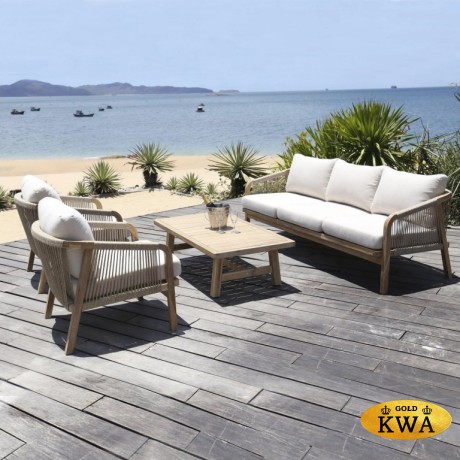 Диван деревянный трехместный