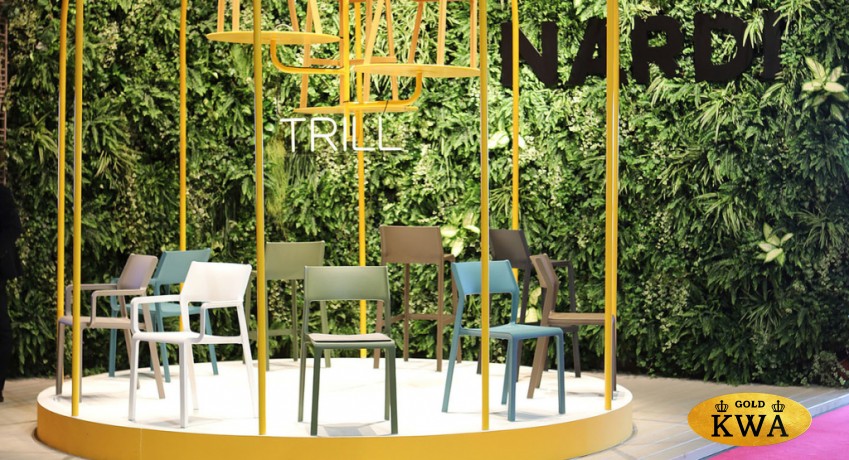 Кресло пластиковое