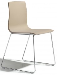 Стул пластиковый на полозьях