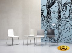 Стул пластиковый на полозьях