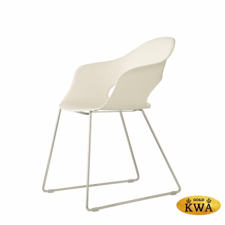 Кресло пластиковое