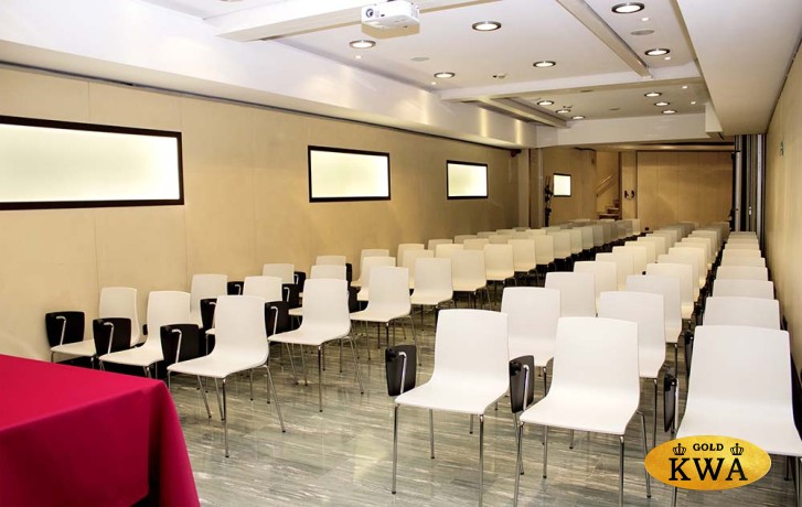 Стул с пюпитром для конференц-зала