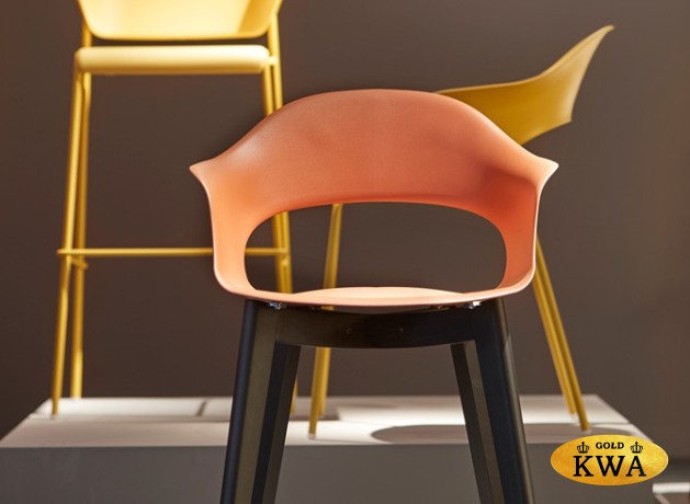 Кресло пластиковое