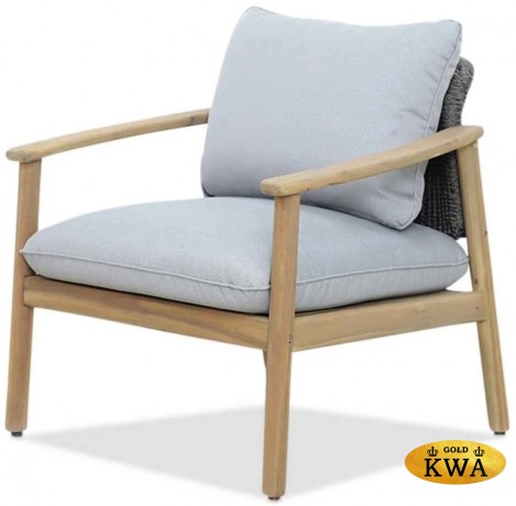 Лаунж-кресло деревянное с подушками