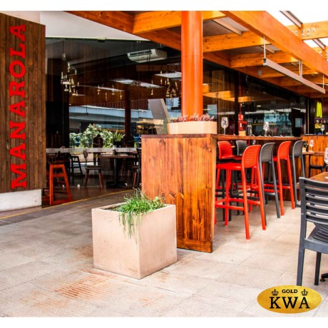 Стул пластиковый барный