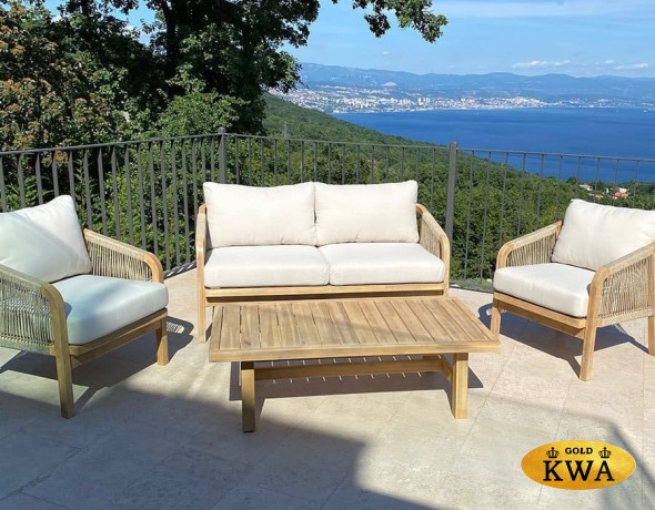 Диван деревянный двухместный