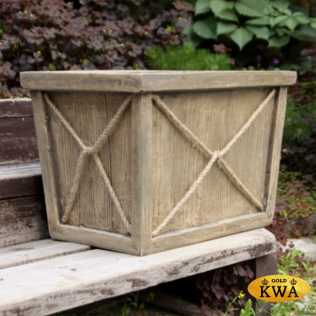 Кашпо уличное деревянное для сада