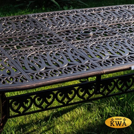 Обеденный стол из литого алюминия WILHELM