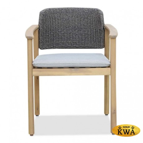 Кресло деревянное с подушкой