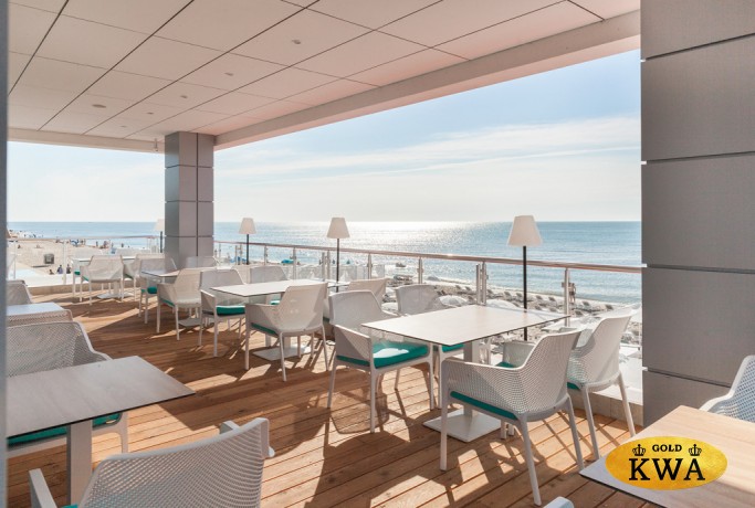 Кресло пластиковое