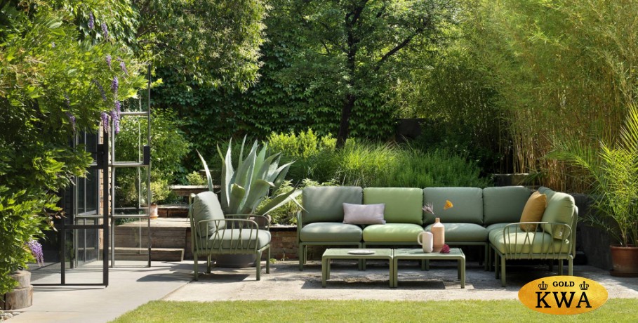 Столик пластиковый кофейный