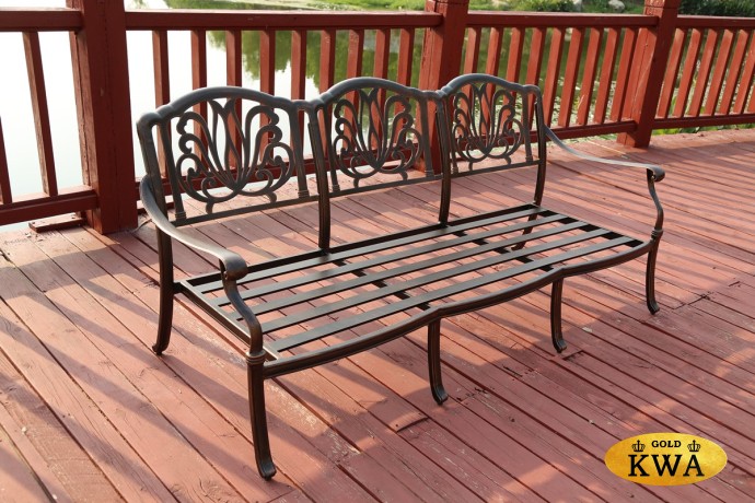 Диван трехместный Madrid из литого алюминия