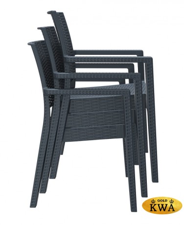 Кресло пластиковое плетеное