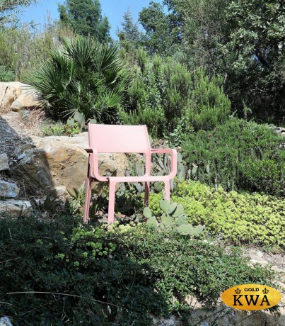 Кресло пластиковое