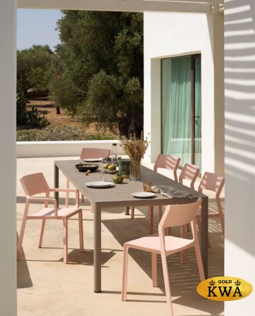 Кресло пластиковое