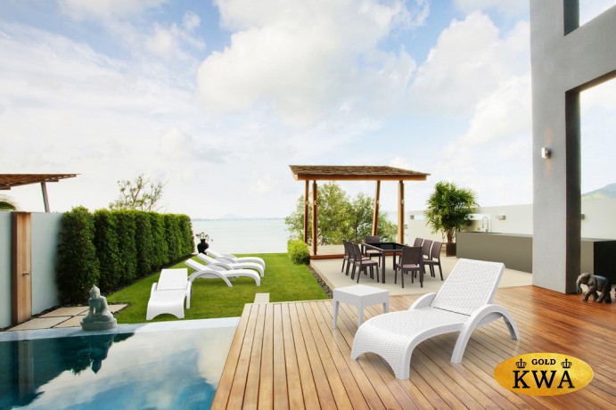 Столик плетеный для шезлонга