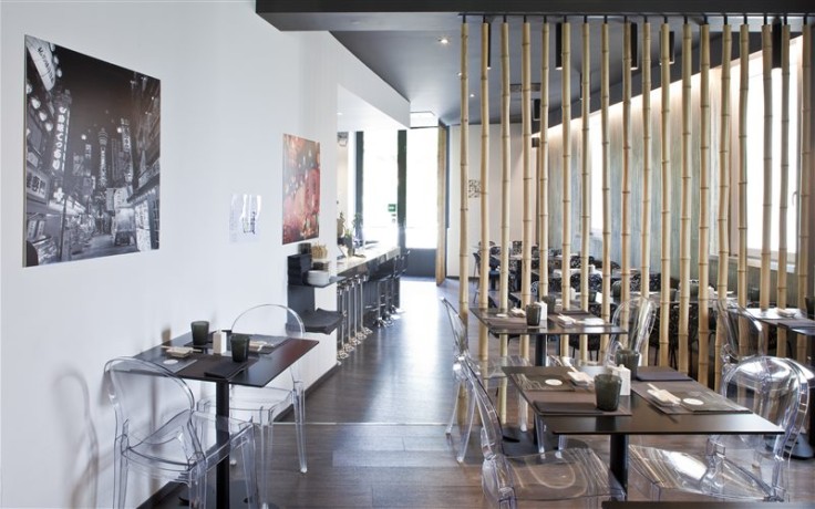 Стул прозрачный