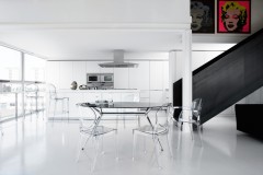 Стул прозрачный