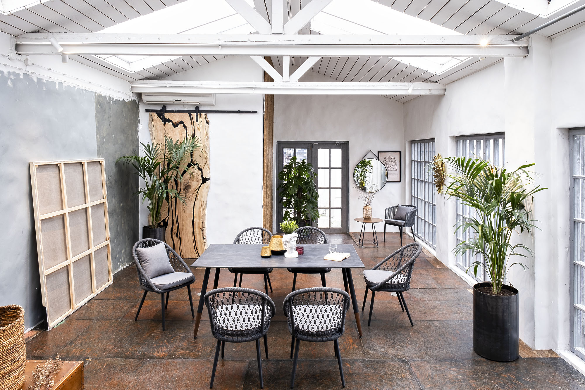 Интерьерная мебель